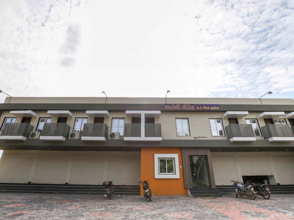 Oyo 47620 Hotel Matangi Motel Delvada Zewnętrze zdjęcie