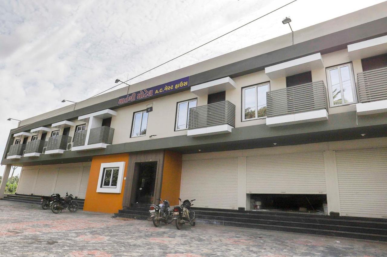 Oyo 47620 Hotel Matangi Motel Delvada Zewnętrze zdjęcie